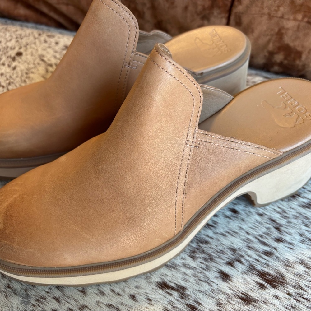 Sorel Hi-Line Heel Mules, size 11, tan color, Versatile Comfort​